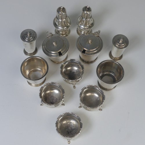 26 - A set of four George V silver Open Salts, by Mappin & Webb Ltd., hallmarked Sheffield 1914, of c... 
