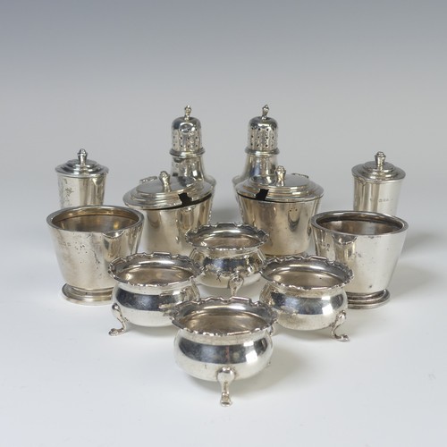 26 - A set of four George V silver Open Salts, by Mappin & Webb Ltd., hallmarked Sheffield 1914, of c... 