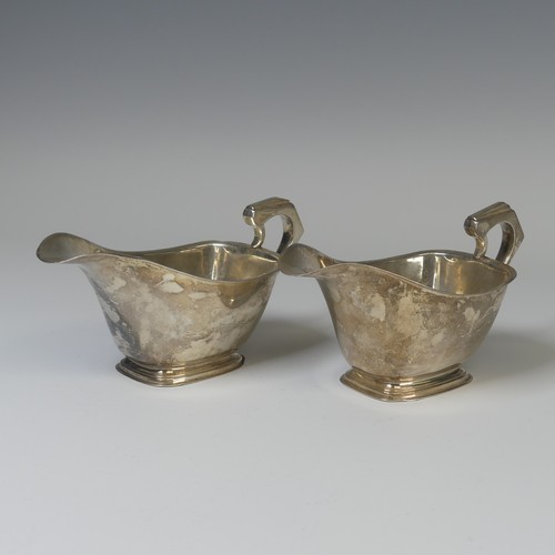 22 - A pair of Edward VIII silver Sauce Boats, by William Neale & Son Ltd., hallmarked London 1936, i... 
