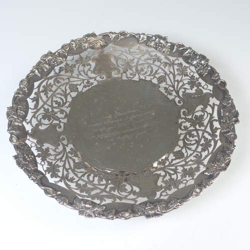 19 - A George V silver Tazza, by George Edward & Sons, hallmarked Sheffield, 1913, pierced with fruit... 
