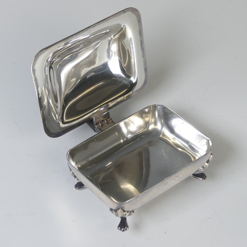 27 - An Elizabeth II silver 'Silent Butler', by Pinder Brothers, hallmarked Sheffield, 1970, with turned ... 