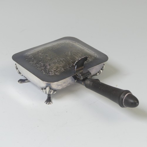 27 - An Elizabeth II silver 'Silent Butler', by Pinder Brothers, hallmarked Sheffield, 1970, with turned ... 