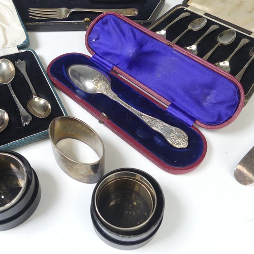 56 - A cased set of six Geroge V silver Teaspoons, by Lee & Wigfull, hallmarked Sheffield, 1932, with... 