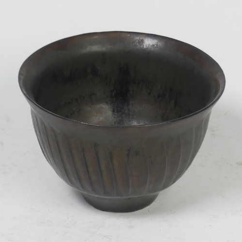 70 - David Leach (British, 1911-2005), a studio pottery iron glaze pot, impressed mark to base, 10cm diam... 