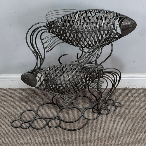 20 - A large contemporary floor-standing Sculpture of a pair of Fish, welded metal, W 72 cm x H 72 cm x D... 
