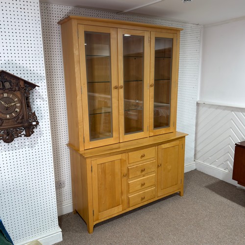 24 - A contemporary Ercol 'Scala' solid maple display Cabinet/Sideboard, No.1143 LT, found in the Ercol 2... 