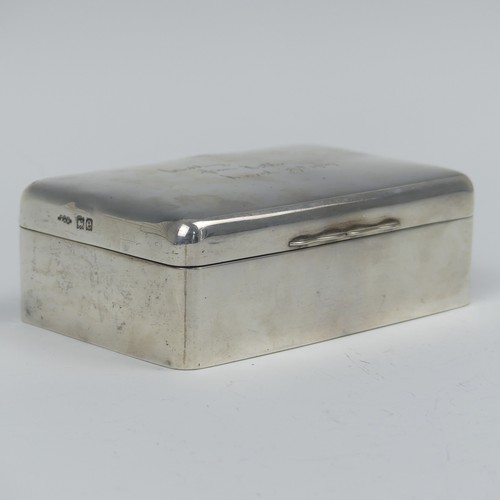 60 - A late Victorian silver Cigarette Box, by Army & Navy Cooperative Society Ltd., hallmarked Londo... 
