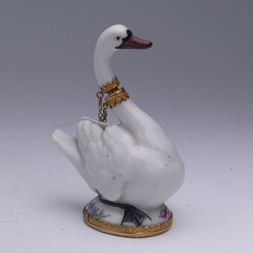 445 - A rare Chelsea or St James (Charles Gouyn) gold mounted porcelain Scent Bottle, c.1750's, in the for... 
