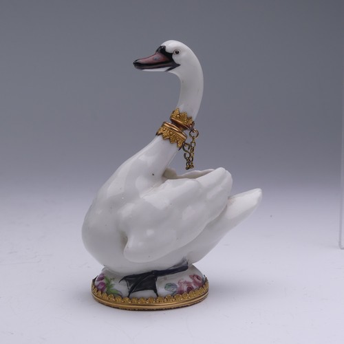 445 - A rare Chelsea or St James (Charles Gouyn) gold mounted porcelain Scent Bottle, c.1750's, in the for... 