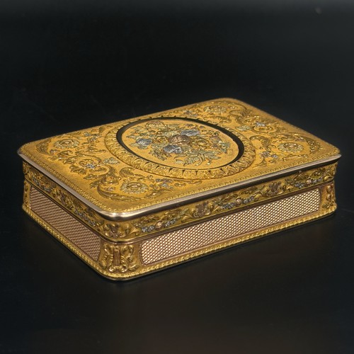 459 - A 19thC German (Hanau) 14ct gold Snuff Box, c.1820, of rounded rectangular form with hinged cover, w... 