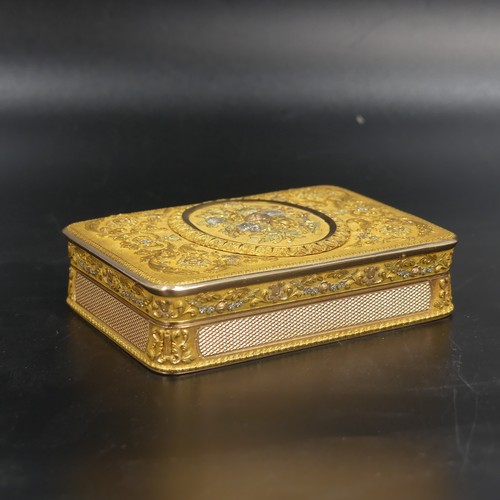 459 - A 19thC German (Hanau) 14ct gold Snuff Box, c.1820, of rounded rectangular form with hinged cover, w... 