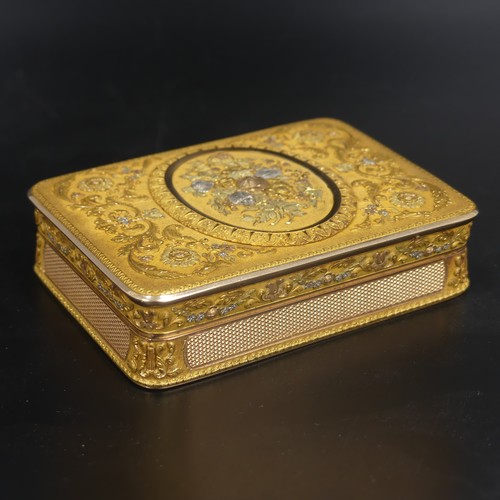 459 - A 19thC German (Hanau) 14ct gold Snuff Box, c.1820, of rounded rectangular form with hinged cover, w... 