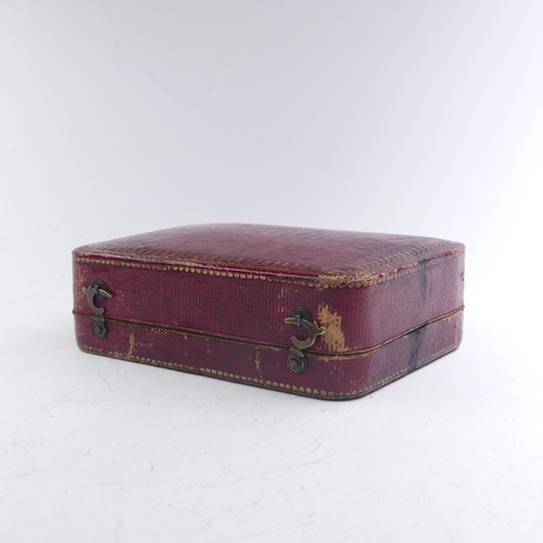 459 - A 19thC German (Hanau) 14ct gold Snuff Box, c.1820, of rounded rectangular form with hinged cover, w... 