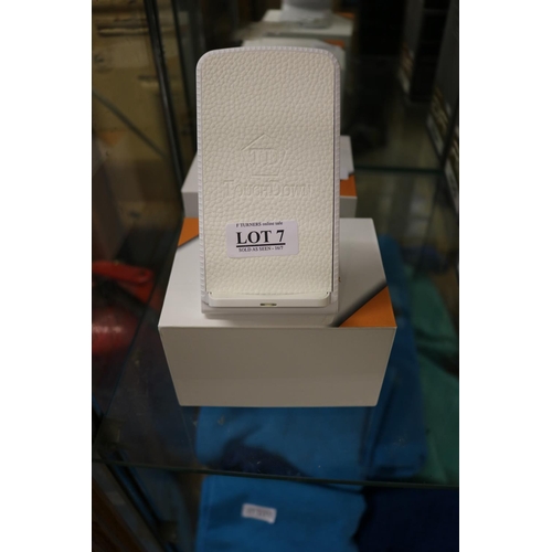 7 - TOUCHDOWN WIRELESS MOUNTED CHARGERS IN WHITE - BOXED (to be offered with an option to buy Lot 8 at t... 