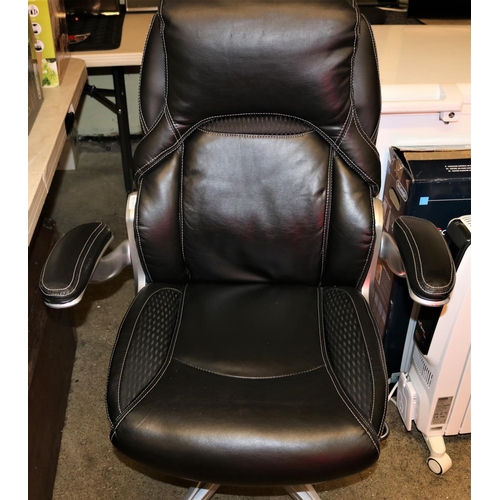 158 - TRUEWELLNESS BLACK LEATHER EXECUTIVE OFFICE ARMCHAIR TO STAR WHEELED BASE