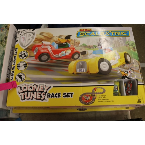 167 - BOXED MY FIRST SCALEXTRIC LOONEYTOONS RACE SET