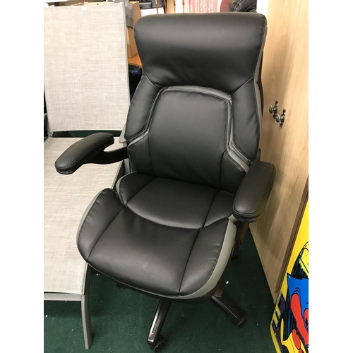 188 - DORMEO MEMORY FOAM GREY/BLACK LEATHER OFFICE CHAIR