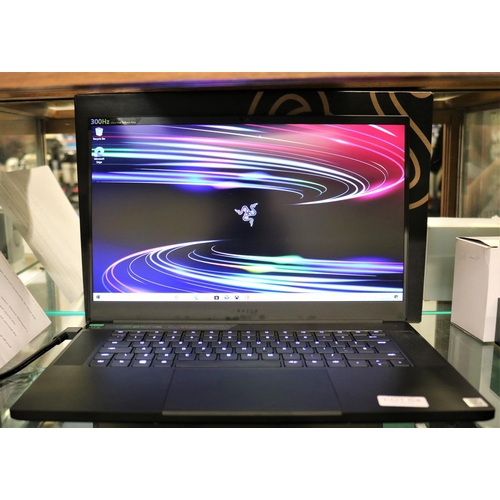 54 - RAZER BLADE 15.6 GAMING LAPTOP COMPUTER - RZ09-03304W42-R3W1 - WITH BOX  - MAINS ONLY