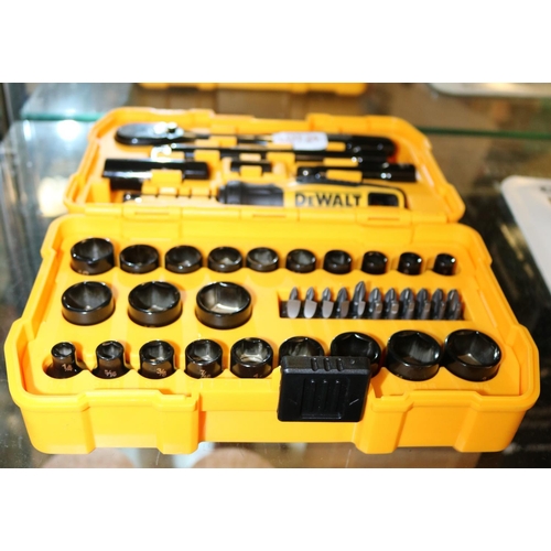 24 - DEWALT MINI SOCKET AND SCREWDRIVER SET