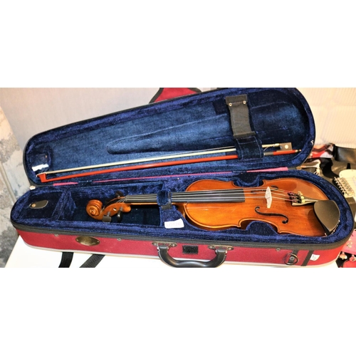 241 - STENTOR STUDENT 2 VIOLIN WITH CASE, STRUNG WOODEN BOW , EBONY PEGS  AND FROG AND FINGER BOARD