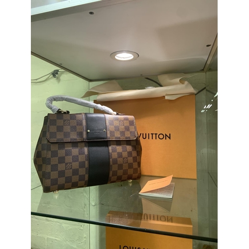 424 - BOXED LOUIS VUITTON STYLE LADIES HANDBAG