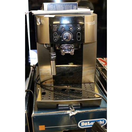 94 - BOXED DELONGHI MAGNIFICA S SMART BEAN TO CUP COFFEE MAKER - ECAM250.33