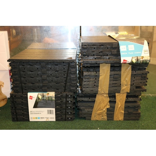 73 - 4.5 PACKS OF NON-SLIP DECKING TILES - EACH TILE 30CM X 30CM (0.90M SQ.)