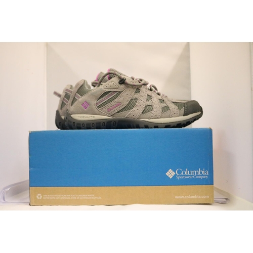 60 - PAIR OF LADIES COLUMBIA RED-CREST WATERPROOF WALKING SHOES - UK SIZE 4