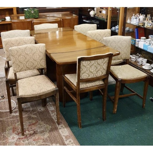 393 - AN ART DECO STYLE WALNUT EXTENDING DINING TABLE BY BEAUTILITY WITH 6 VINYL SEATED CHAIRS TO MATCH AN... 