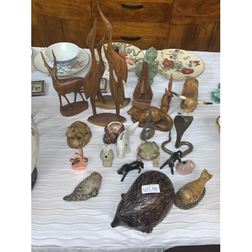 415 - QTY OF ANIMAL FIGURES INC. WOODEN BIRD FIGURES, WILDLIFE STUDIO HEXHAM FIGURES, SOAPSTONE FROG, BRAS... 