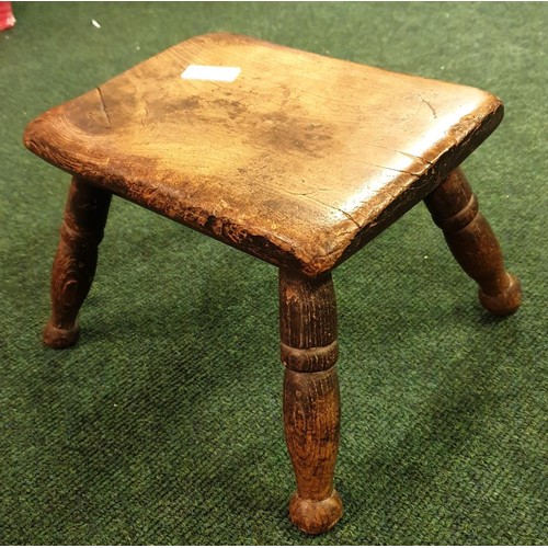 323 - ANTIQUE OAK MILKING STOOL