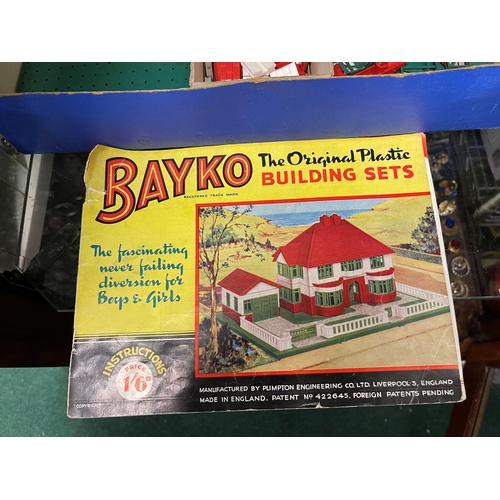 492 - VINTAGE BAYKO BUILDING SET NO.2 COMPLETE WITH BOX AND INSTRUCTIONS