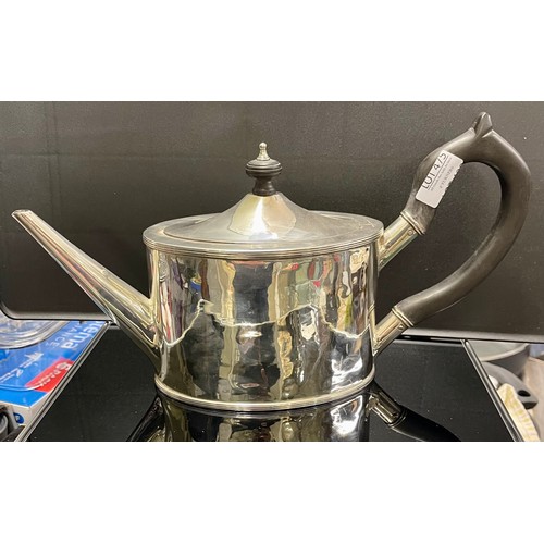 475 - 19TH CENTURY CHINESE EXPORT SILVER TEAPOT IN NEO-CLASSICAL ENGLISH STYLE WITH A WOODEN SCROLL HANDLE... 