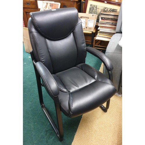 247 - BLACK LEATHER UPHOLSTERED RECEPTION CHAIR