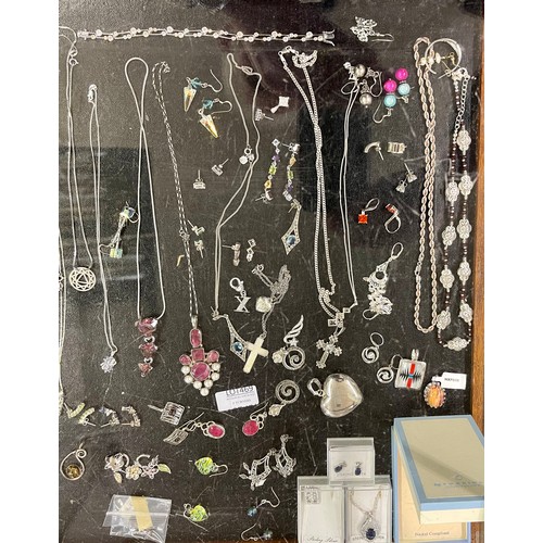 469 - LARGE QTY OF STERLING SILVER JEWELLERY INCL, EAR RINGS, NECKLACES, ETC