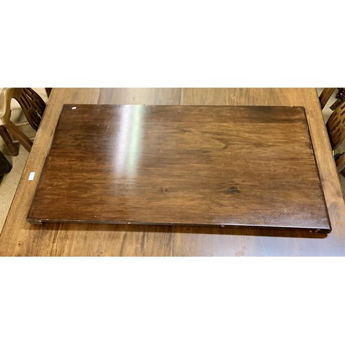 417 - A VICTORIAN MAHOGANY EXTENDING RECTANGULAR DINING TABLE WITH EXTRA LEAF AND KEY