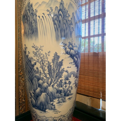 262 - AN EXTREMELY LARGE AND HEAVY CHINESE BLUE & WHITE PATTERN PORCELAIN VASE OF LOBED BALUSTER DESIGN- H... 