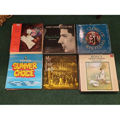 242 - A LARGE QTY OF VINYL CLASSICAL RECORDS INCL MOZART