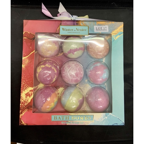 17 - SET OF NINE WINTER IN VENICE BATH BOMBS