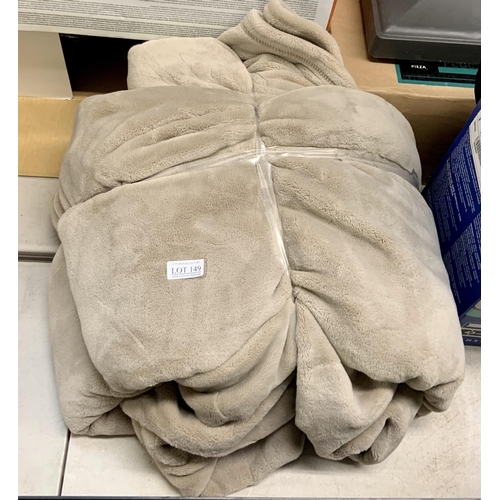 149 - LARGE PLUSH THROW IN BEIGE