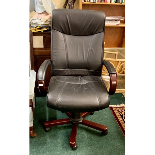 225 - LEATHER EFFECT EXECUTIVE OFFICE CHAIR