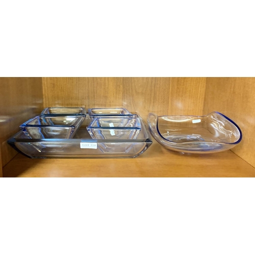 314 - X6 VARIOUS BLUE GLASS ITEMS INCL SERVING TRAY WITH FOUR MATCHING BOWLS