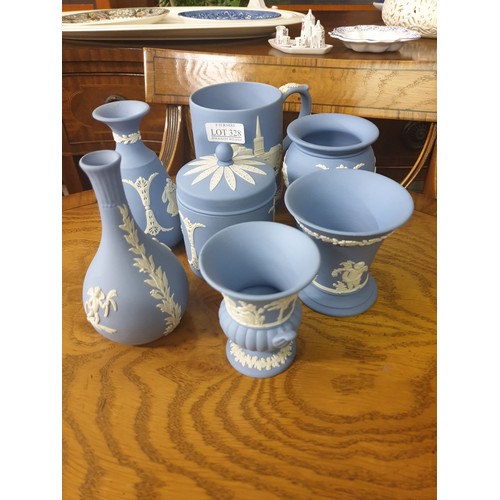 328 - X5 BLUE WEDGWOOD VASES WITH A WEDGWOOD TANKARD AND A COVERED POT