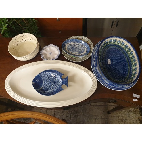 334 - X3 VARIOUS SERVING PLATES INCLUDING WEDGEWOOD JASPER CONRAN SERVING PLATE WITH OTHERS INCL FISH DESI... 