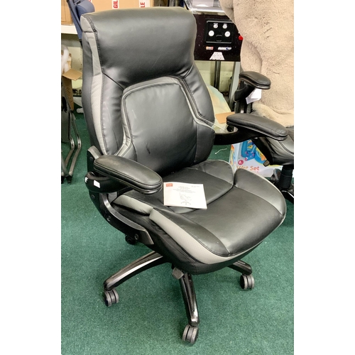 225 - DORMEO MEMORY FOAM TWO TONE GREY/BLACK LEATHER EXECUTIVE CHAIR