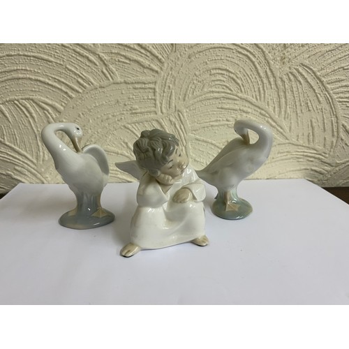 401 - 3 X PIECES OF LLADRO