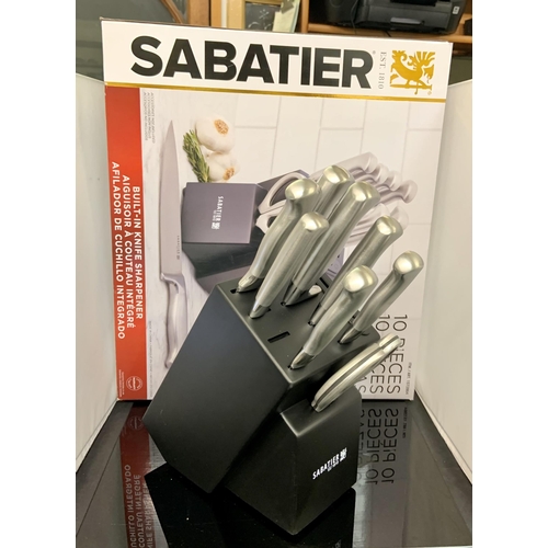 75 - 9 PIECE SABATIER EDGEKEEPER KNIFE SET WITH BUILT IN SHARPENER