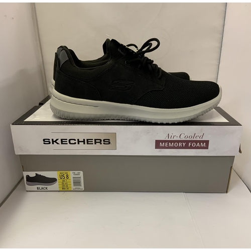 52 - BOXED PAIR OF SKECHERS AIR COOLED MEMORY FOAM GOGO MAT ARCH TRAINERS - BLACK - UK SIZE 7