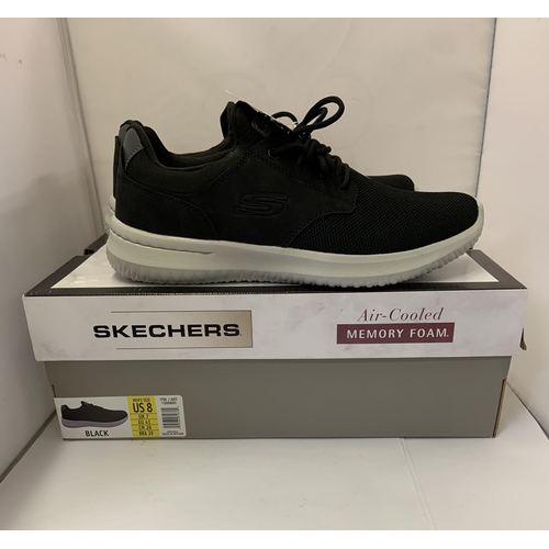 55 - BOXED PAIR OF SKECHERS AIR COOLED MEMORY FOAM GOGO MAT ARCH TRAINERS - BLACK - UK SIZE 7