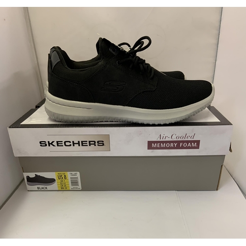 59 - BOXED PAIR OF SKECHERS AIR COOLED MEMORY FOAM GOGO MAT ARCH TRAINERS - BLACK - UK SIZE 7